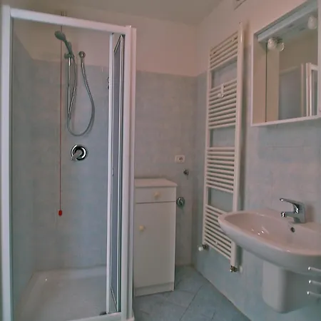 מלון דירות Posta 4*